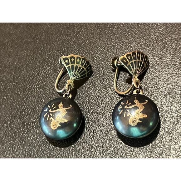 Sterling Silver Vintage Etched Goddess Screw on drop dangle earrings. Asian? - Picture 1 of 7